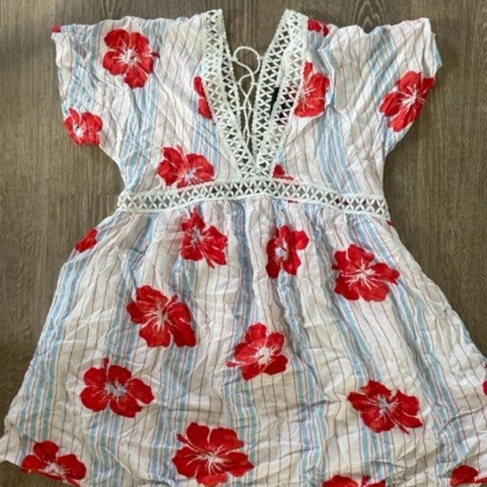 Lulus summer dress / beach coverup floral